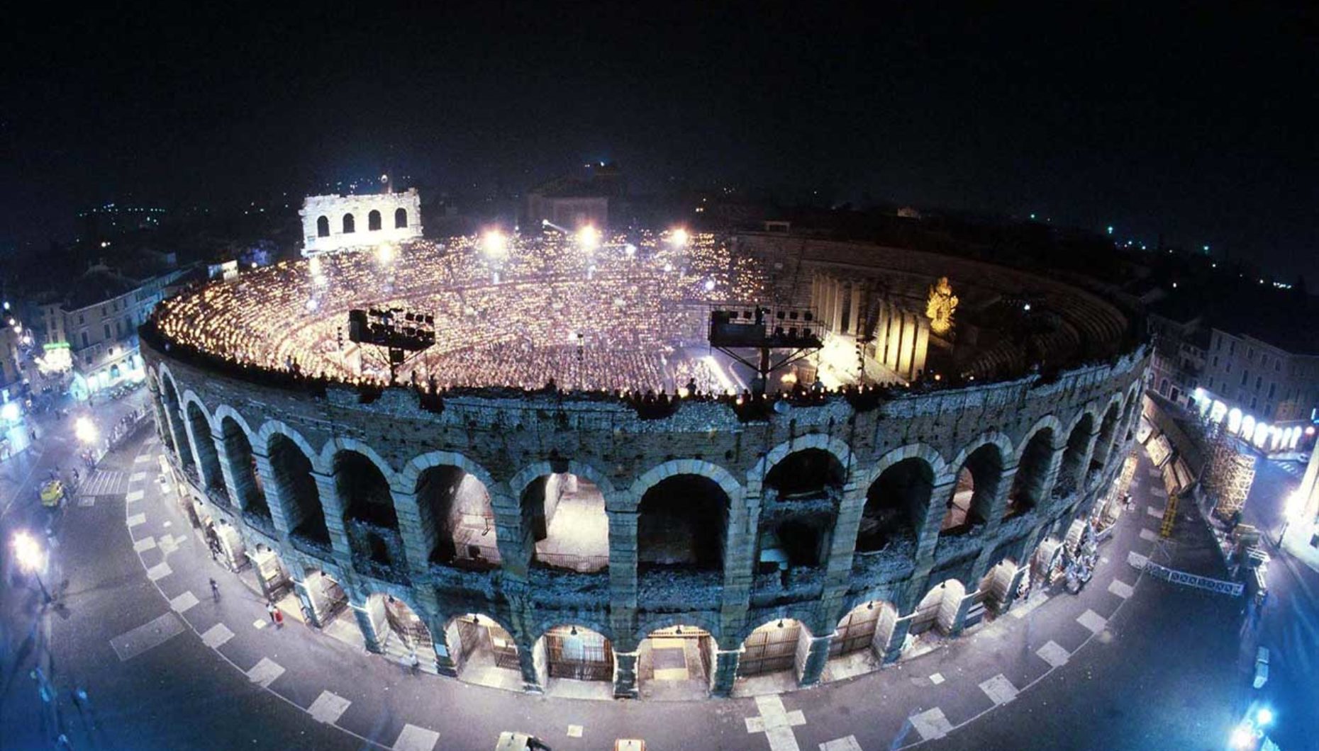 arena di verona by night